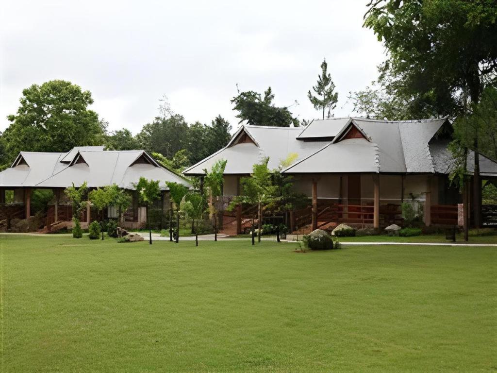 Chiangkham Luang Resort Chiang Dao Bagian luar foto